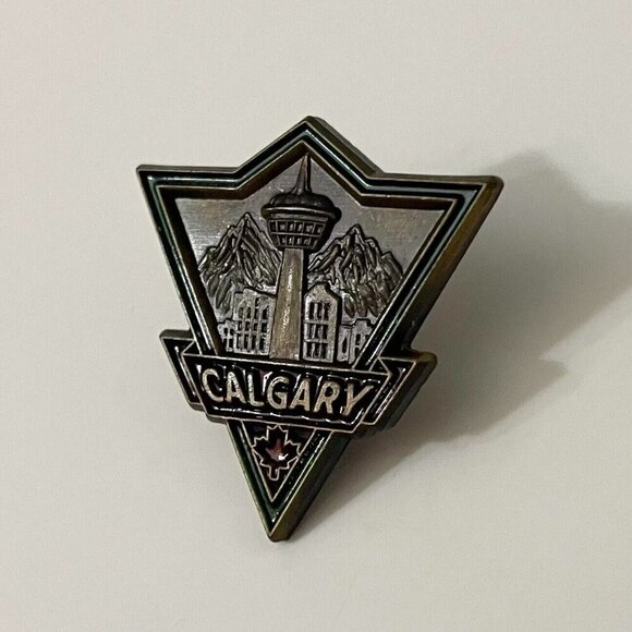 Vtg Calgary Canada Pin Crazy Canuck - Picture 3 of 9